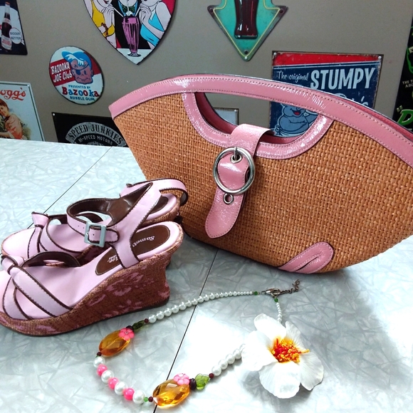 Maxximum Handbags - Pink patent leather and straw handbag